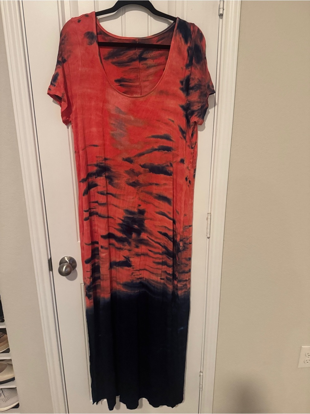 Torrid Women's Tie-Dye Scoop Neck Maxi Dress in Red and Black